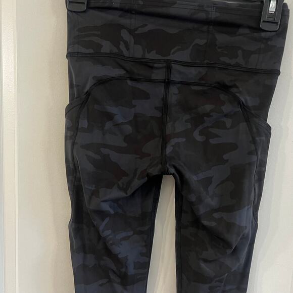 Lululemon Fast and Free Tight II 25" *Non-Reflective Nulux Size 4 - Picture 4 of 6